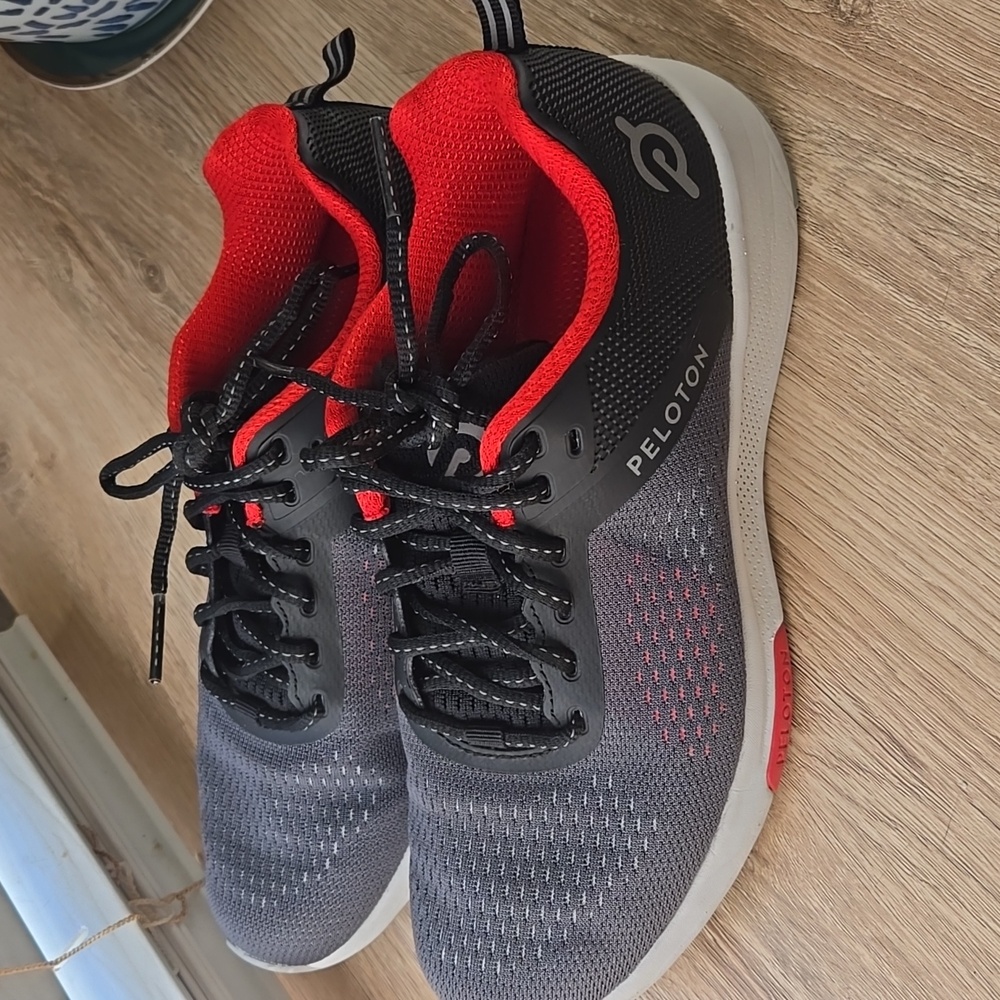 PELOTON Black and Red Athletic Shoes Sz 7.5